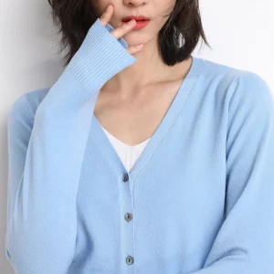 Maud | Cardigan col V pour femme | Moderne